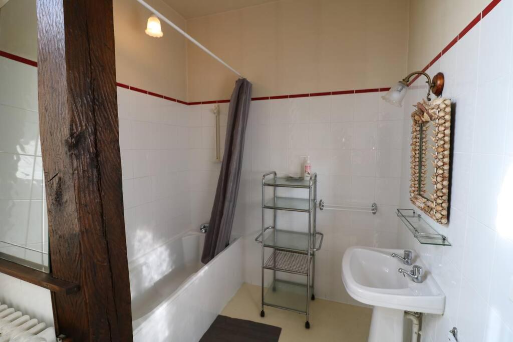 Ancien Presbytere Au Coeur Du Village Mauvezin  エクステリア 写真