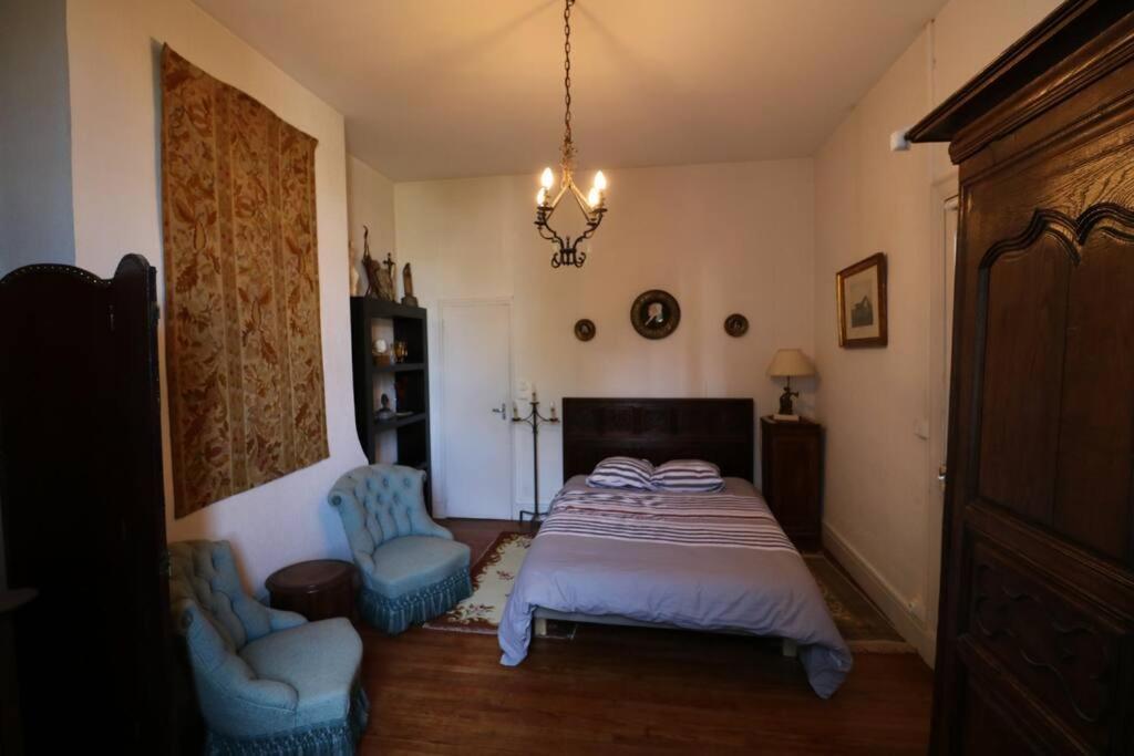 Ancien Presbytere Au Coeur Du Village Mauvezin  エクステリア 写真